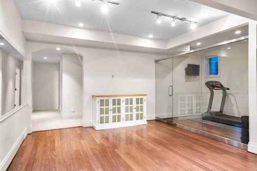 2905 Carleton Street Sw, Calgary, AB - Indoor