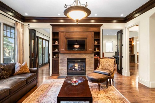 2905 Carleton Street Sw, Calgary, AB - Indoor Photo Showing Living Room With Fireplace