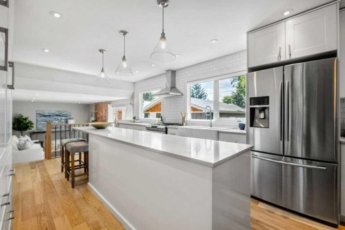 10411 Maplemont Road Se, Calgary, AB - Indoor Photo Showing Kitchen With Upgraded Kitchen