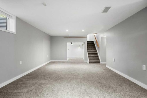 10411 Maplemont Road Se, Calgary, AB - Indoor Photo Showing Other Room