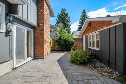 10411 Maplemont Road Se, Calgary, AB - Outdoor With Exterior