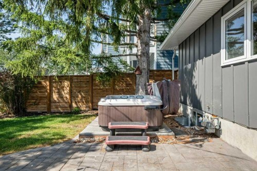 10411 Maplemont Road Se, Calgary, AB - Outdoor