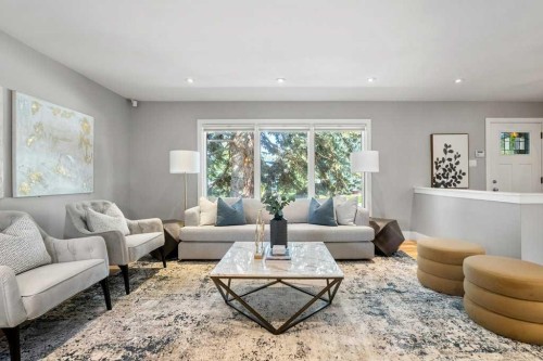 10411 Maplemont Road Se, Calgary, AB - Indoor Photo Showing Living Room