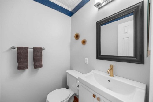 75 Woodhill Court Sw, Calgary, AB - Indoor Photo Showing Bathroom