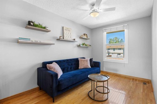 75 Woodhill Court Sw, Calgary, AB - Indoor