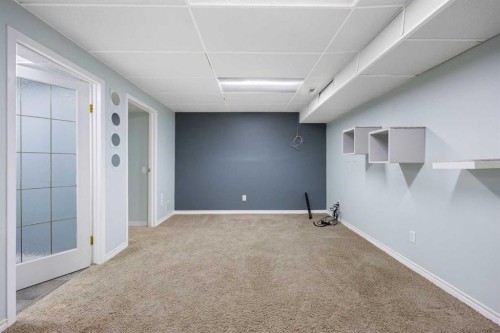 75 Woodhill Court Sw, Calgary, AB - Indoor