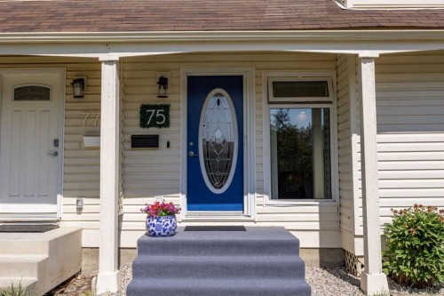 75 Woodhill Court Sw, Calgary, AB - Outdoor