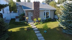 151 Sandstone Place NW Calgary, AB T3K 2Z6
