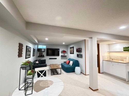 151 Sandstone Place Nw, Calgary, AB - Indoor
