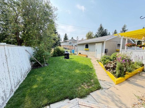 151 Sandstone Place Nw, Calgary, AB - Outdoor