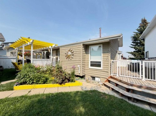 151 Sandstone Place Nw, Calgary, AB - Outdoor