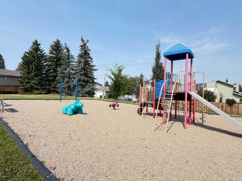 151 Sandstone Place Nw, Calgary, AB - Outdoor