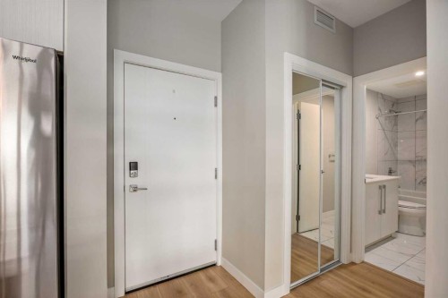 203-383 Smith Street Nw, Calgary, AB - Indoor