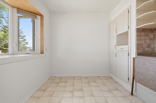 100 Westminster Drive Sw, Calgary, AB - Indoor