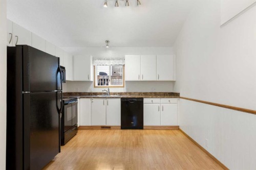 90 Martinridge Crescent Ne, Calgary, AB - Indoor Photo Showing Kitchen
