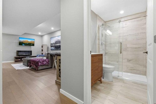 125 Walden Rise Se, Calgary, AB - Indoor Photo Showing Bathroom