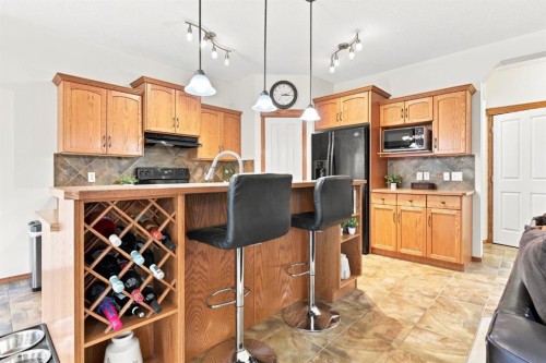 32 Tuscany Ravine Crescent Nw, Calgary, AB - Indoor Photo Showing Kitchen