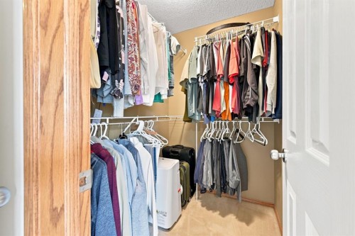 32 Tuscany Ravine Crescent Nw, Calgary, AB - Indoor With Storage