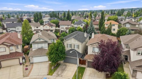32 Tuscany Ravine Crescent Nw, Calgary, AB - Outdoor With Facade