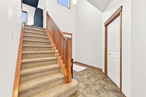 32 Tuscany Ravine Crescent Nw, Calgary, AB - Indoor Photo Showing Other Room