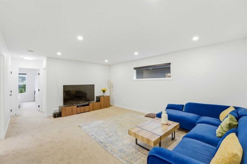 49 Copperhead Road Se, Calgary, AB - Indoor