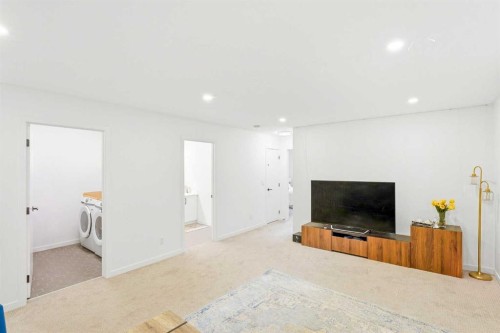 49 Copperhead Road Se, Calgary, AB - Indoor