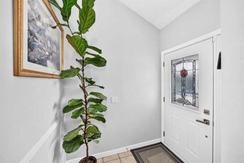 76 Aberfoyle Close Ne, Calgary, AB - Indoor Photo Showing Other Room