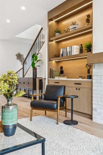 4920 21 Avenue Nw, Calgary, AB - Indoor Photo Showing Other Room