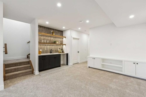 4920 21 Avenue Nw, Calgary, AB - Indoor