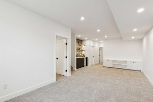 4920 21 Avenue Nw, Calgary, AB - Indoor