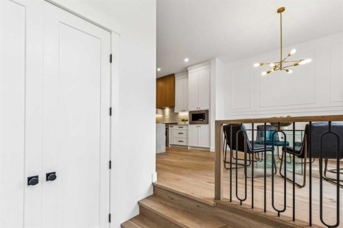 4920 21 Avenue Nw, Calgary, AB - Indoor Photo Showing Other Room