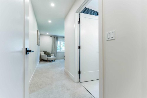 651 Willingdon Boulevard Se, Calgary, AB - Indoor Photo Showing Other Room