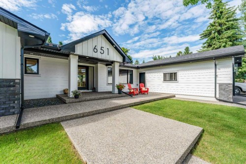 651 Willingdon Boulevard Se, Calgary, AB - Outdoor