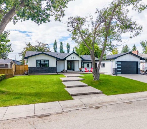 651 Willingdon Boulevard Se, Calgary, AB - Outdoor With Facade