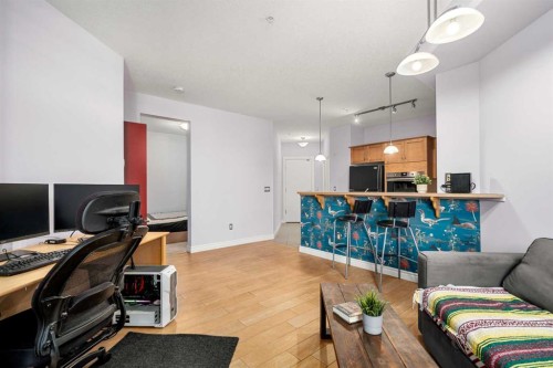 203-3111 34 Avenue Nw, Calgary, AB 