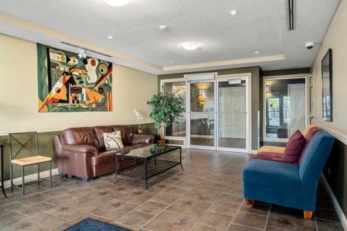 203-3111 34 Avenue Nw, Calgary, AB 