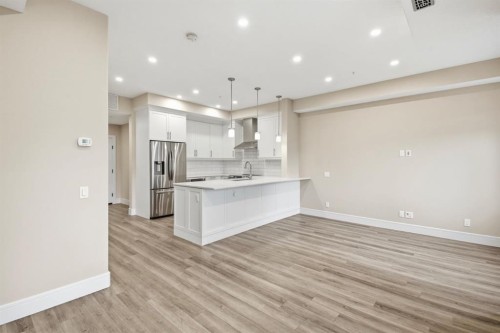 2146-2330 Fish Creek Boulevard Sw, Calgary, AB - Indoor Photo Showing Kitchen With Upgraded Kitchen