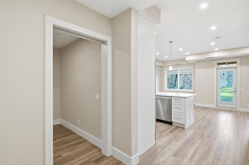 2146-2330 Fish Creek Boulevard Sw, Calgary, AB - Indoor Photo Showing Other Room