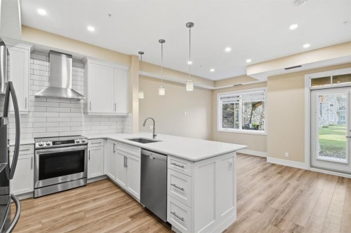 2146-2330 Fish Creek Boulevard Sw, Calgary, AB - Indoor Photo Showing Kitchen With Upgraded Kitchen