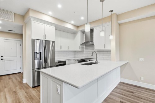 2146-2330 Fish Creek Boulevard Sw, Calgary, AB - Indoor Photo Showing Kitchen With Upgraded Kitchen