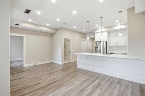 2146-2330 Fish Creek Boulevard Sw, Calgary, AB - Indoor Photo Showing Kitchen With Upgraded Kitchen