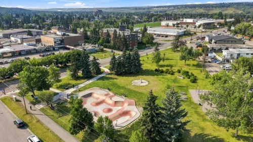 2-7734 Bowness Road Nw, Calgary, AB - Outdoor With View