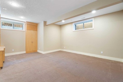 448 25 Avenue Nw, Calgary, AB - Indoor Photo Showing Other Room