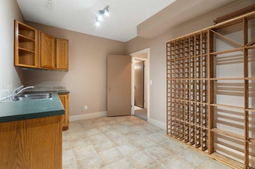 448 25 Avenue Nw, Calgary, AB - Indoor