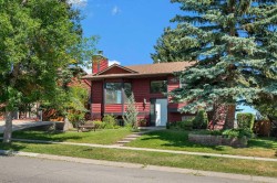 124 Macewan Drive NW Calgary, AB T3K 2P7