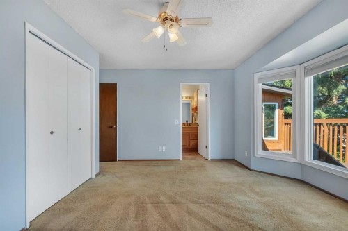 124 Macewan Drive Nw, Calgary, AB - Indoor Photo Showing Other Room