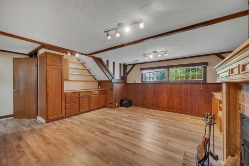 124 Macewan Drive Nw, Calgary, AB - Indoor Photo Showing Other Room