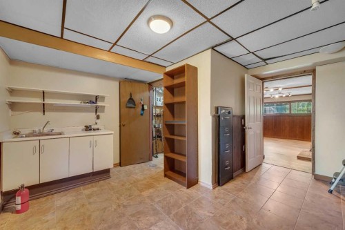 124 Macewan Drive Nw, Calgary, AB - Indoor Photo Showing Other Room