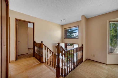 124 Macewan Drive Nw, Calgary, AB - Indoor Photo Showing Other Room