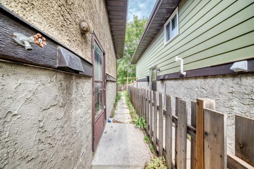 5126 Bowness Road Nw, Calgary, AB 
